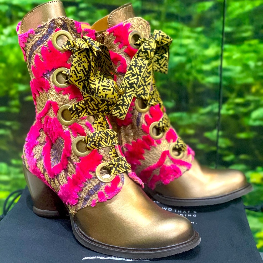 NWT John Fluevog 50th Anniversary LE East End Gladstone - Pink Tapestry